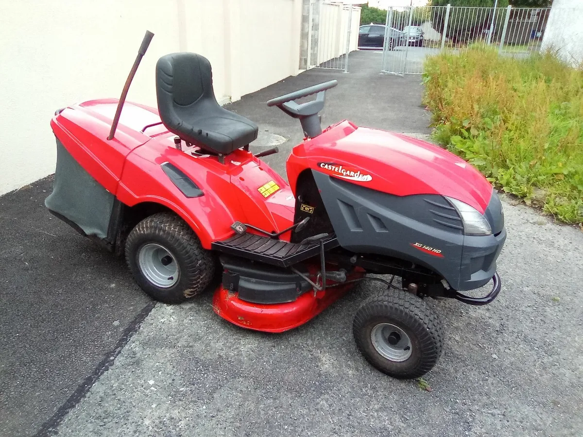 Castlegarden ride on lawnmower - Image 2