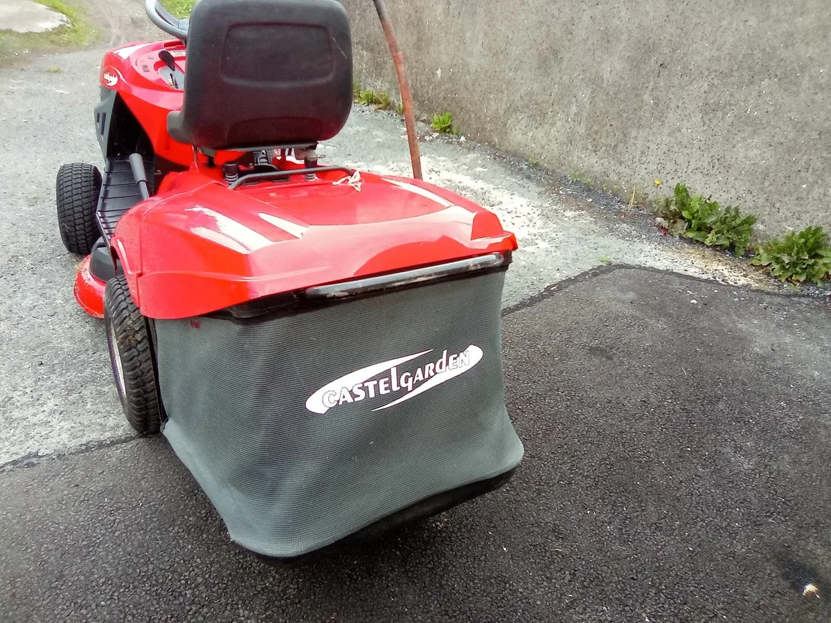 Castlegarden ride on lawnmower - Image 4