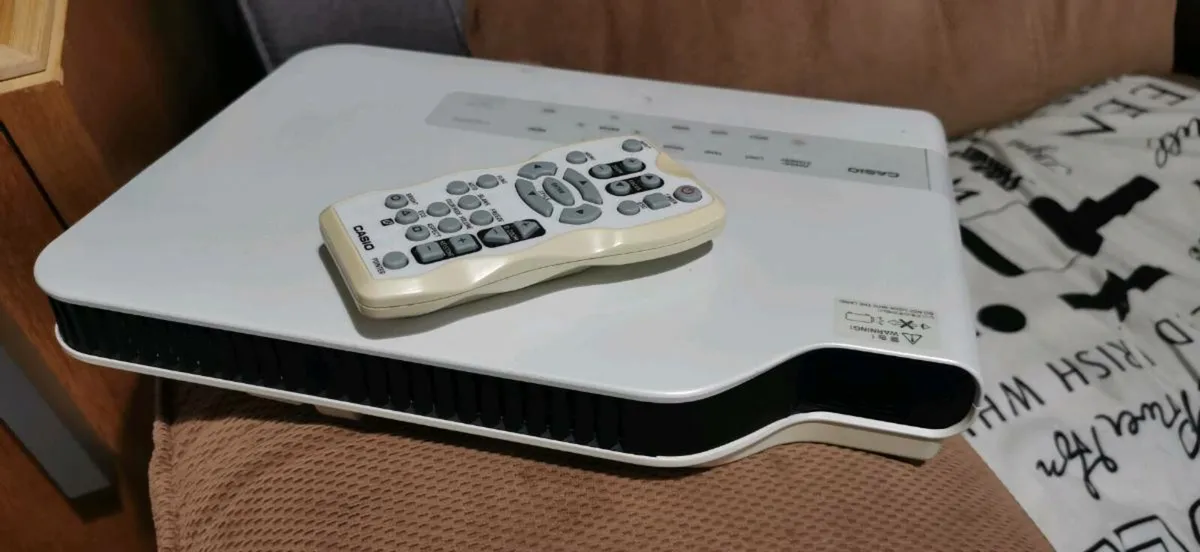 Casio projector - Image 1