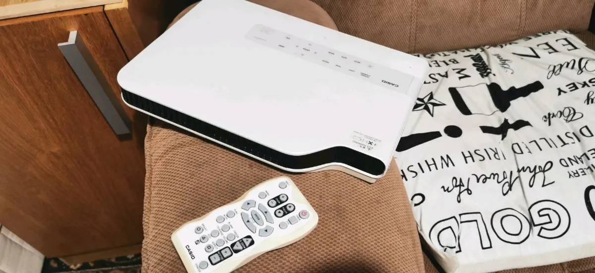 Casio projector - Image 2