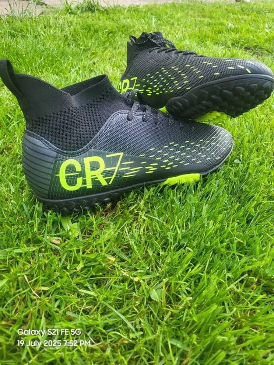 football  boots - Image 3