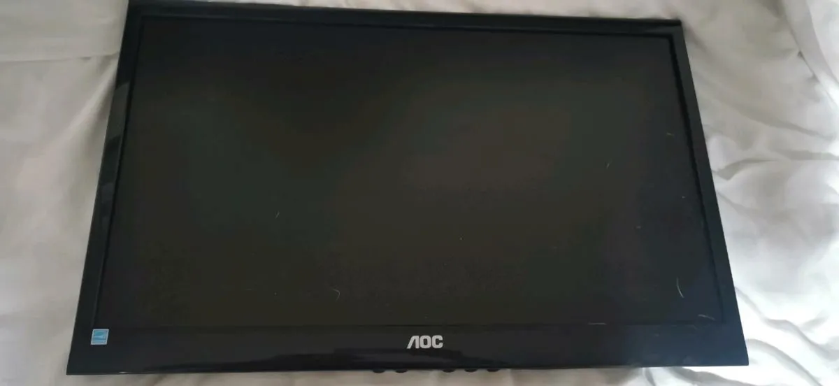 TV 43 and monitor 24 no stand - Image 2