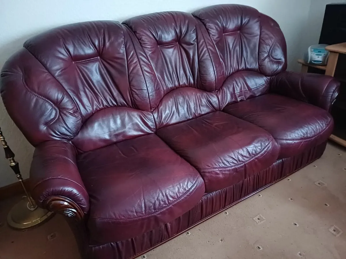 3 piece couch 3+1+1 - Image 1