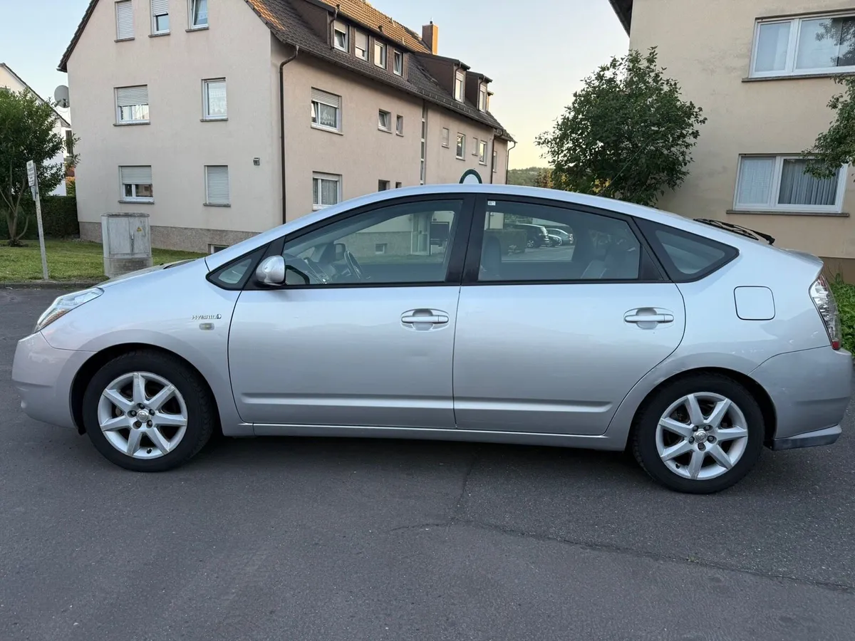 2007 Toyota Prius Imported From Germany - Image 2