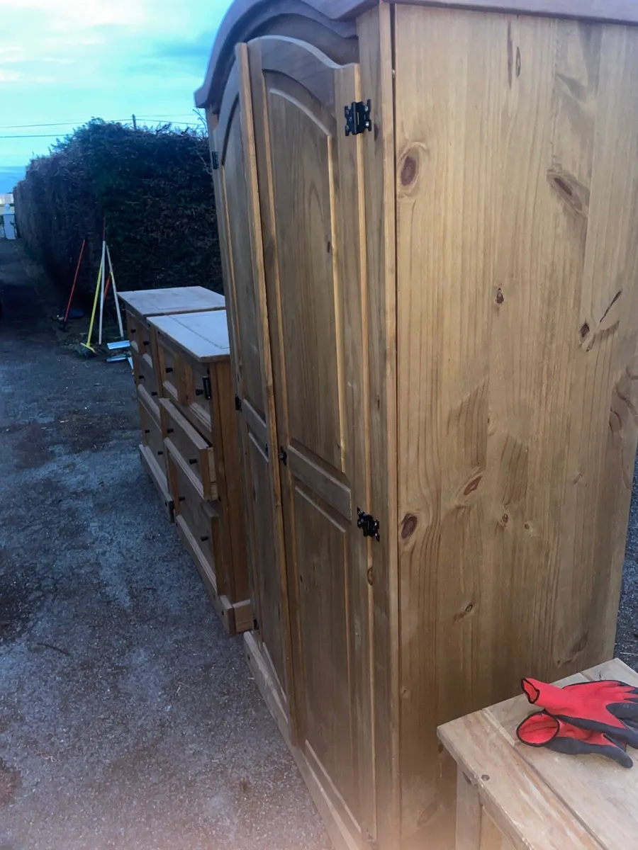 Mexican pine bedroom furniture set - Image 3