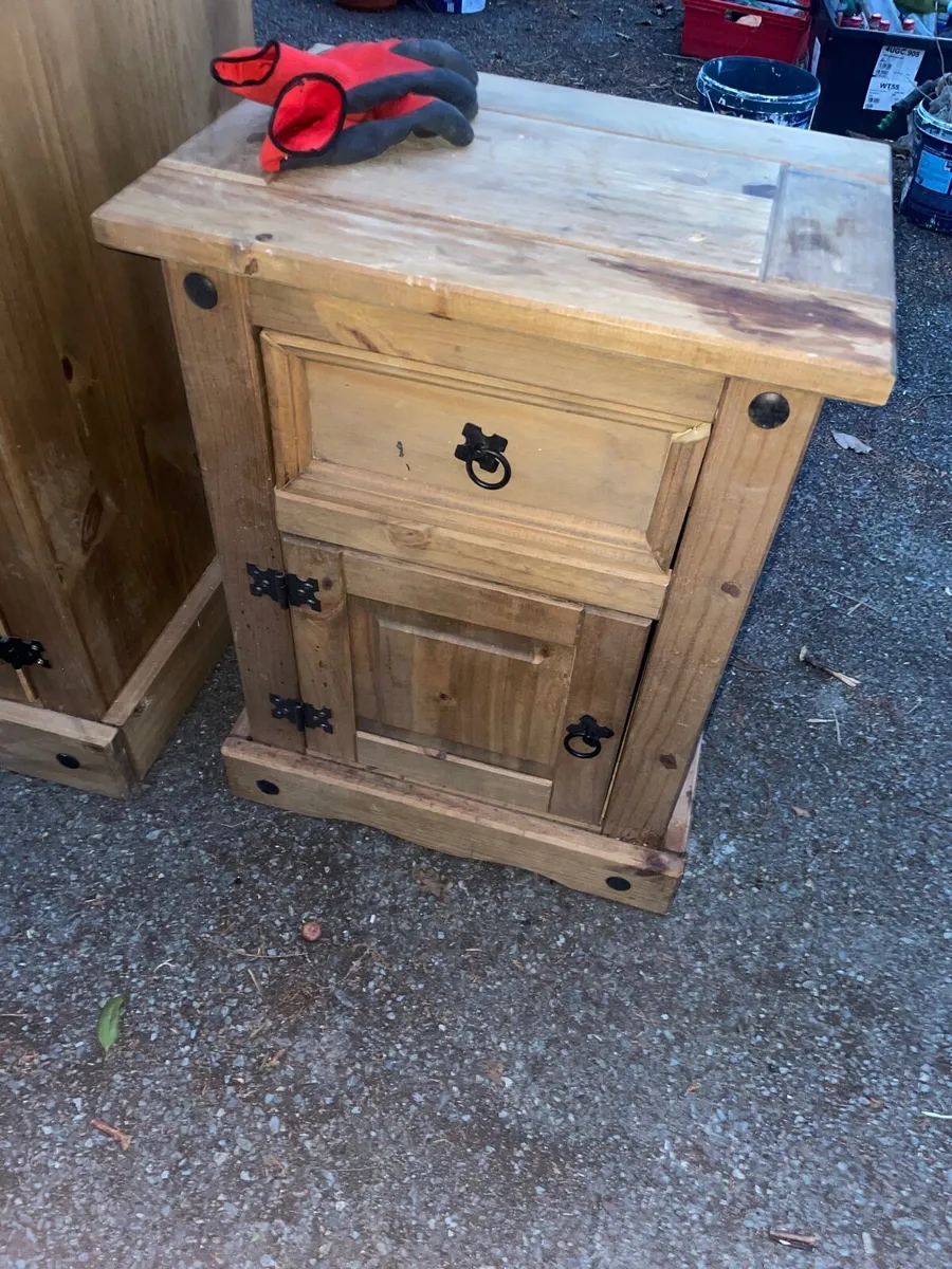 Mexican pine bedroom furniture set - Image 4