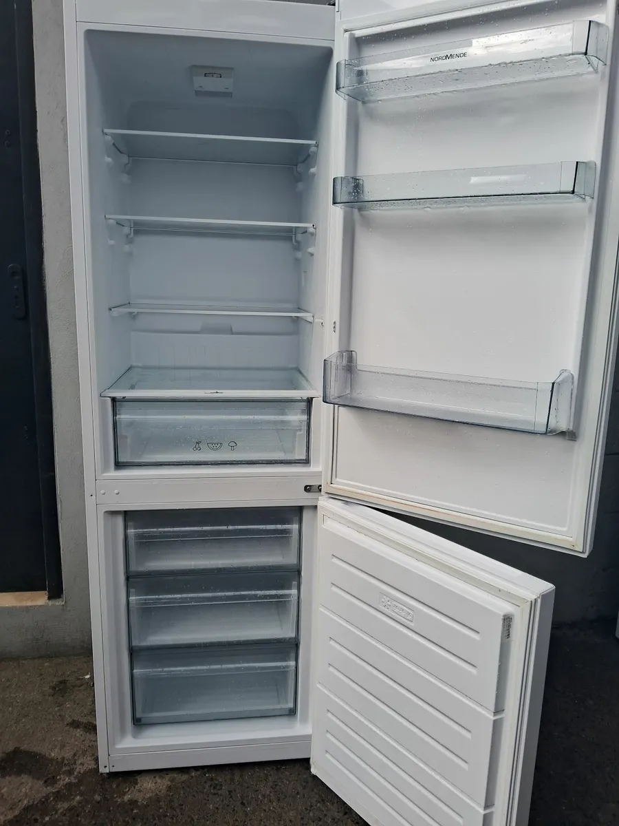FRIDGE  AND FREEZER - Image 2