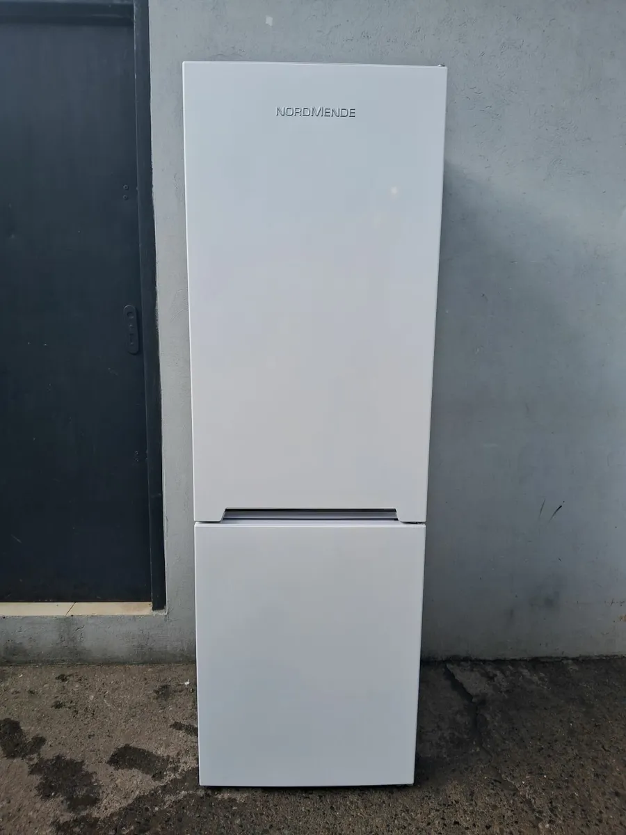 FRIDGE  AND FREEZER - Image 3