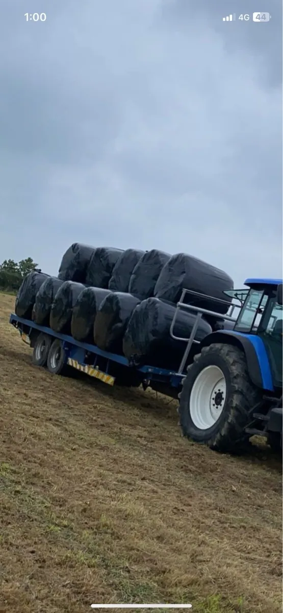Bale trailer - Image 1