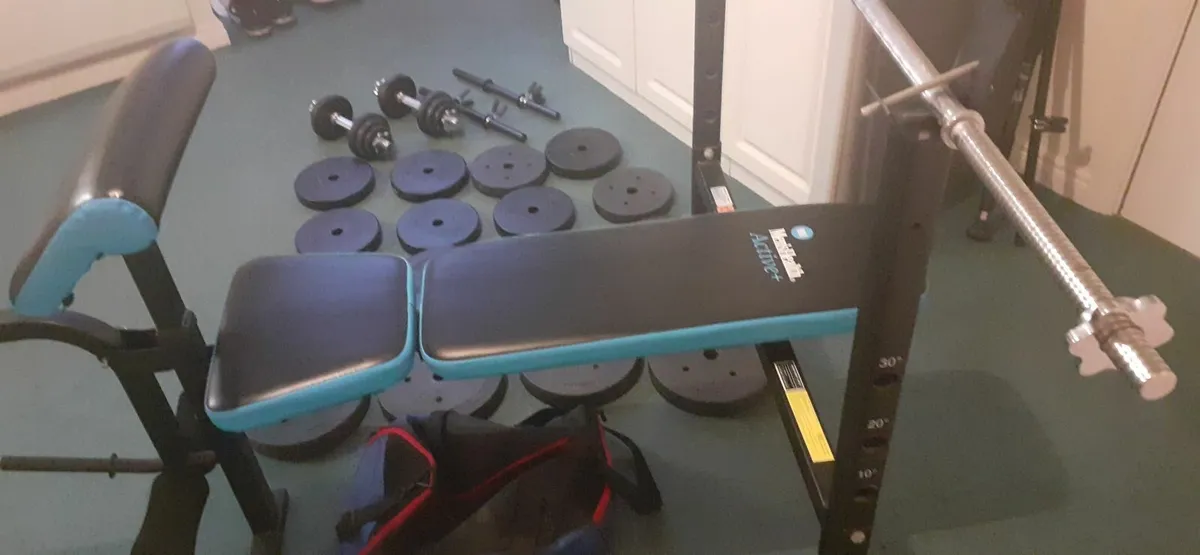 Bench press and weights - Image 3