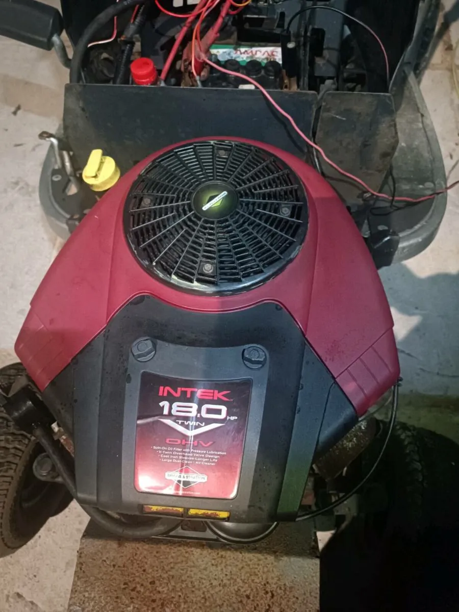 briggs and stratton 18 hp v-twin lawnmower engine