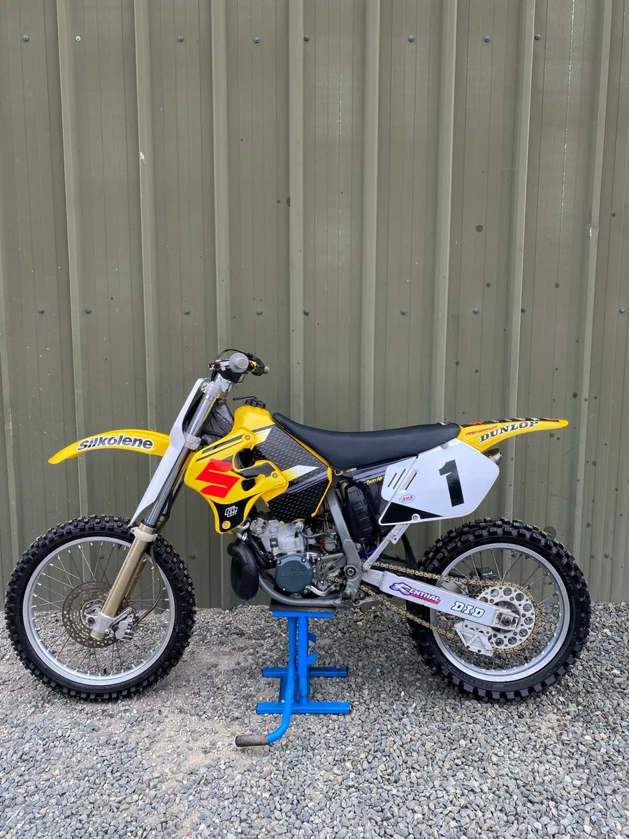 Suzuki Rm 250 2 Stroke * Engine Rebuild* - Image 1