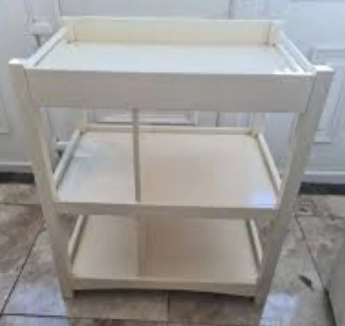 Mamas and papas changing table - Image 2