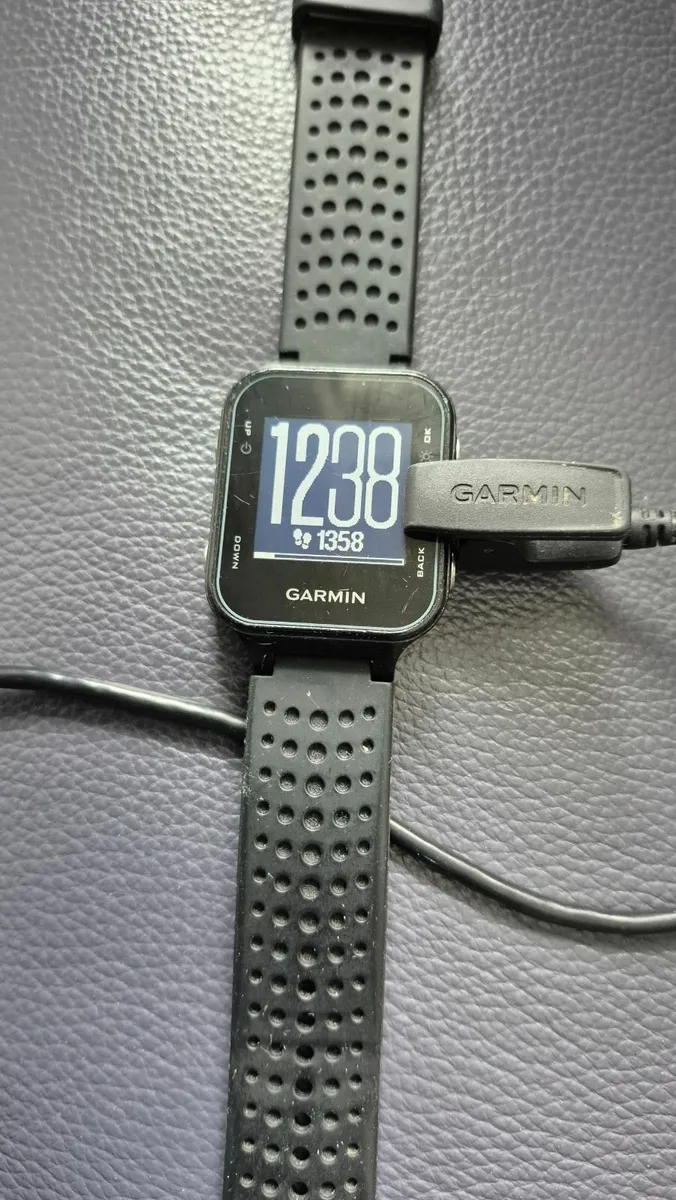 Garmin S20 Approach Golf Watch - Image 1