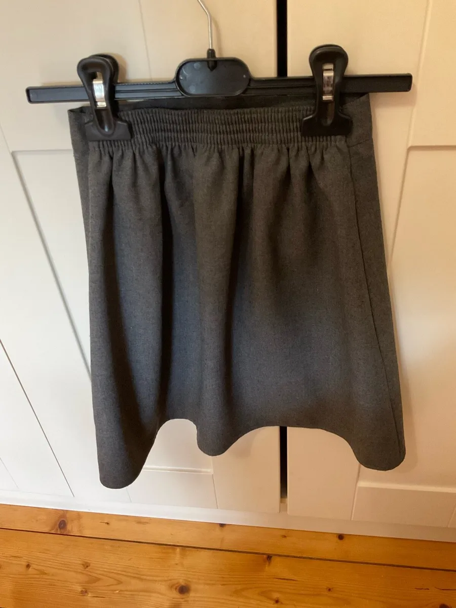 School skirt - Image 2
