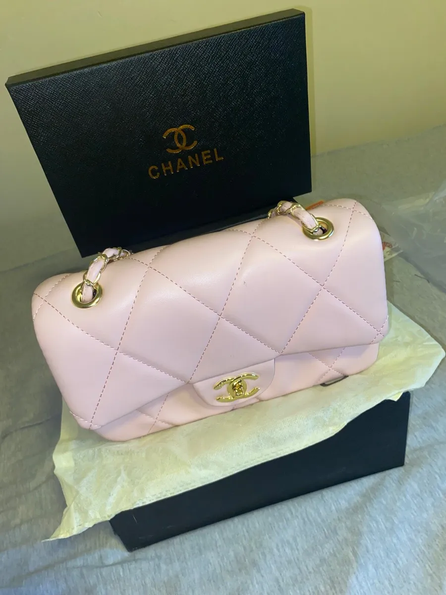 Chanel handbag - Image 1