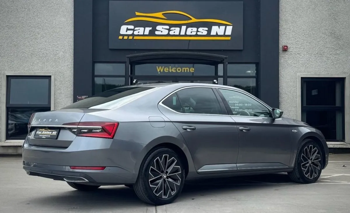 Skoda Superb 2.0 TDI Laurin Klement Hatchback 5dr - Image 4