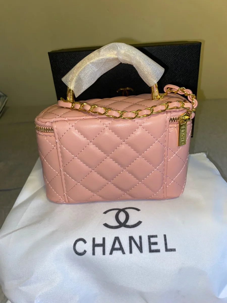 Chanel hand bag - Image 2