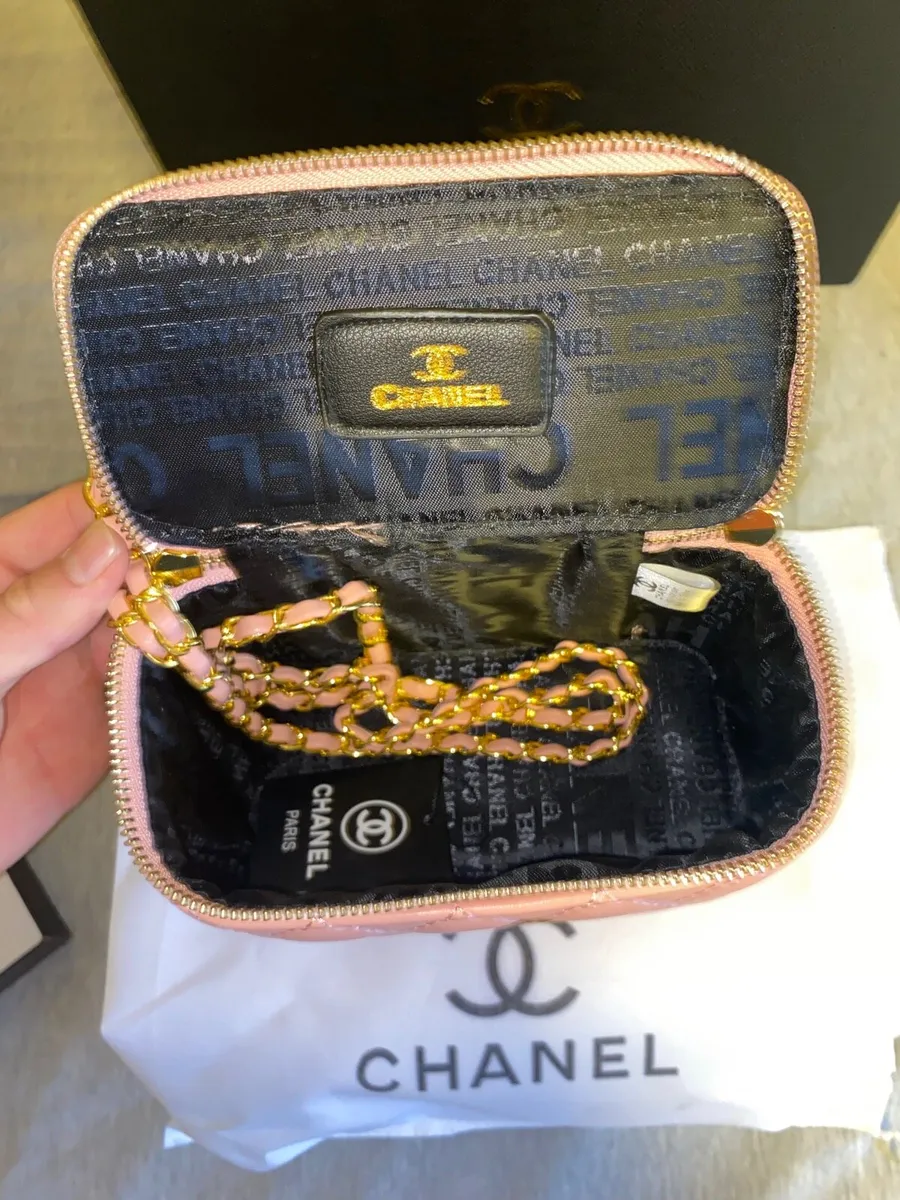 Chanel hand bag - Image 3
