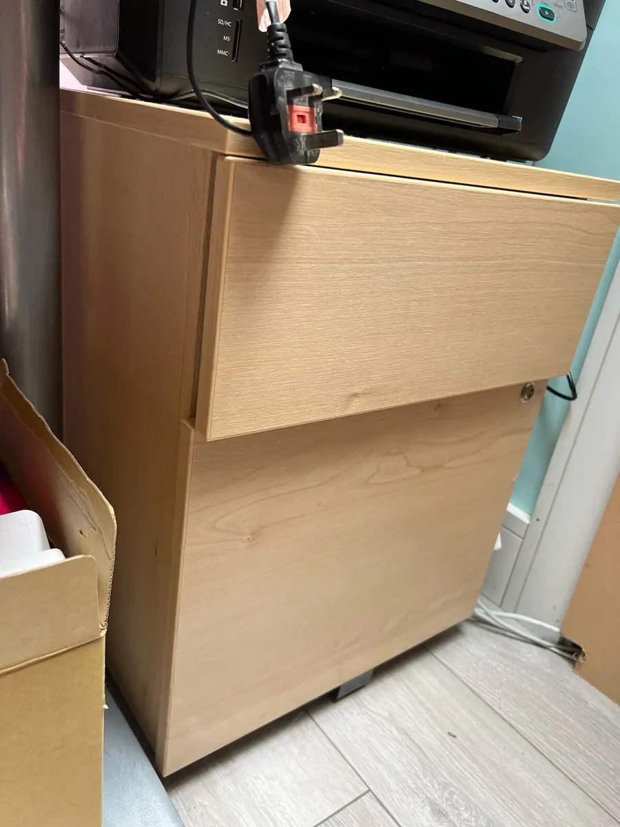 Office cabinet - Image 1