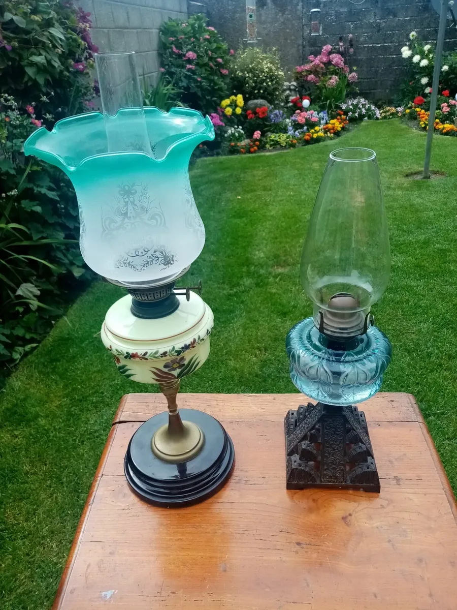 2 victorian Oil lamps - Image 1