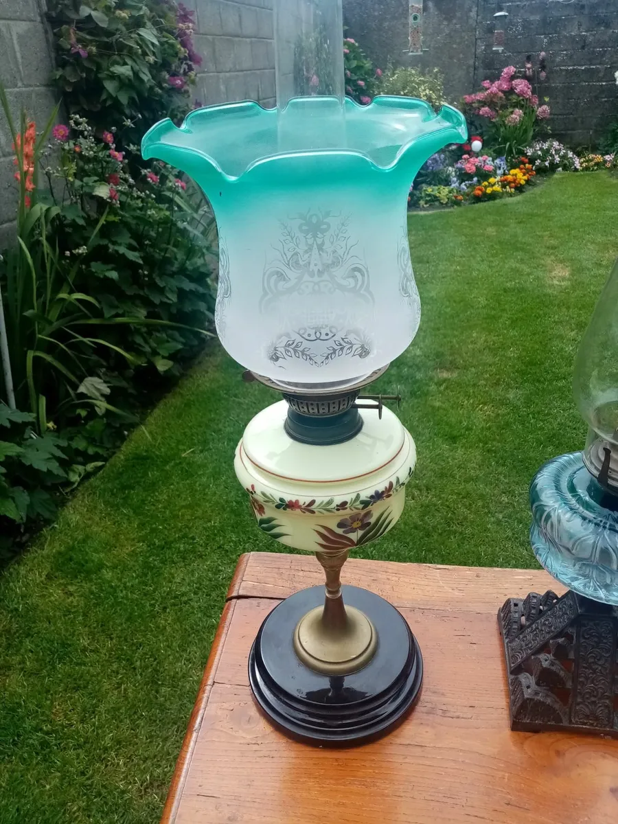 2 victorian Oil lamps - Image 4