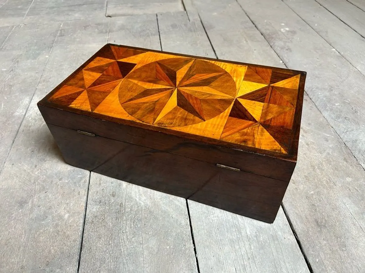 A Victorian Specimen Wood Parquetry Box - Image 3
