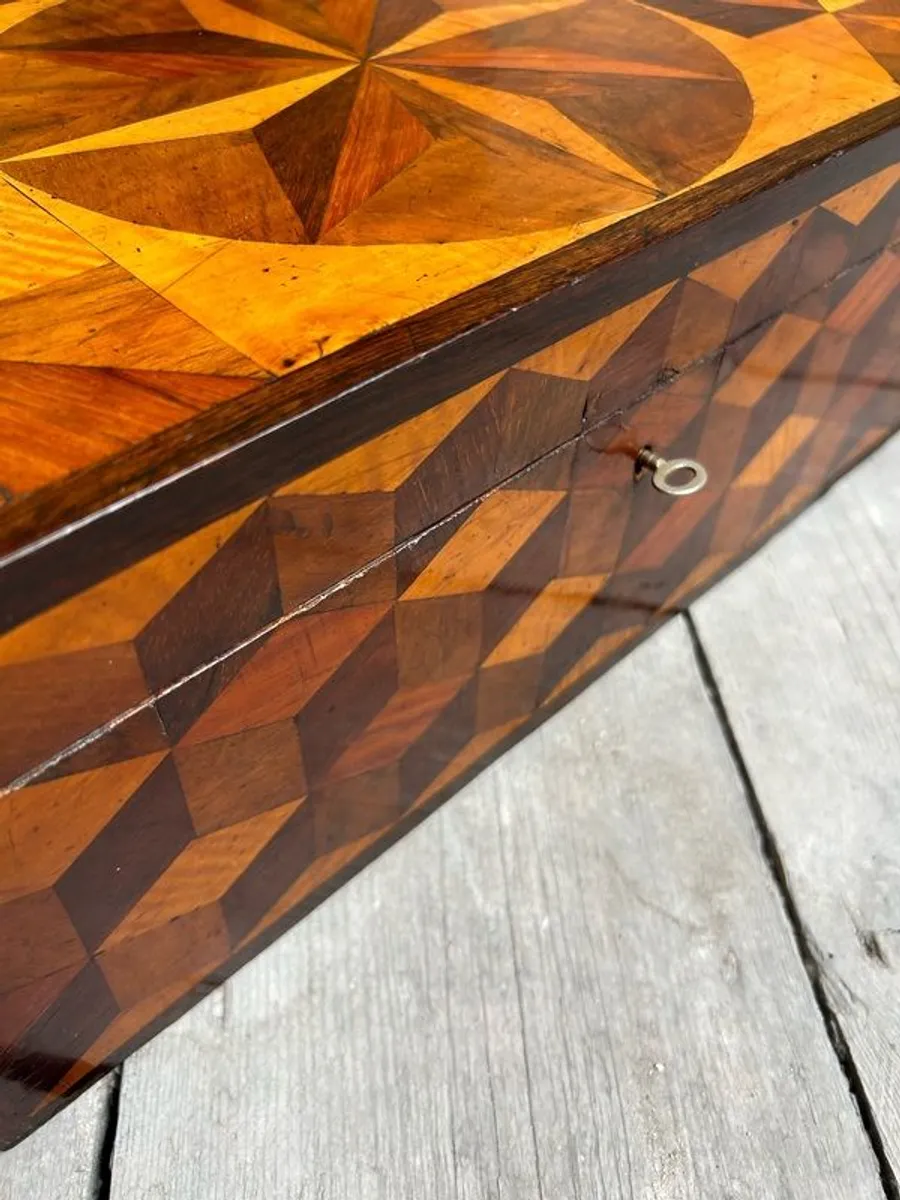 A Victorian Specimen Wood Parquetry Box - Image 4