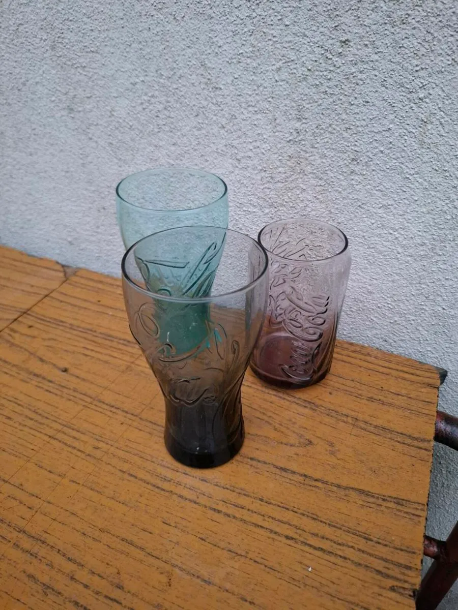 3 coca cola glasses postage possible - Image 1