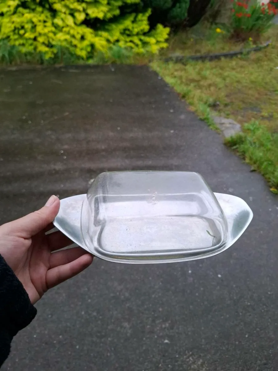 Solid butter dish plastic