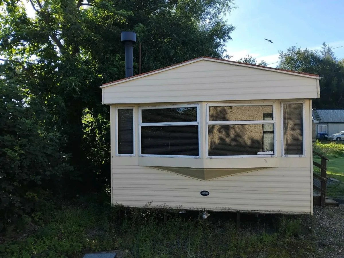 37 ft x 12 ft 3 bed mobile home - Image 3