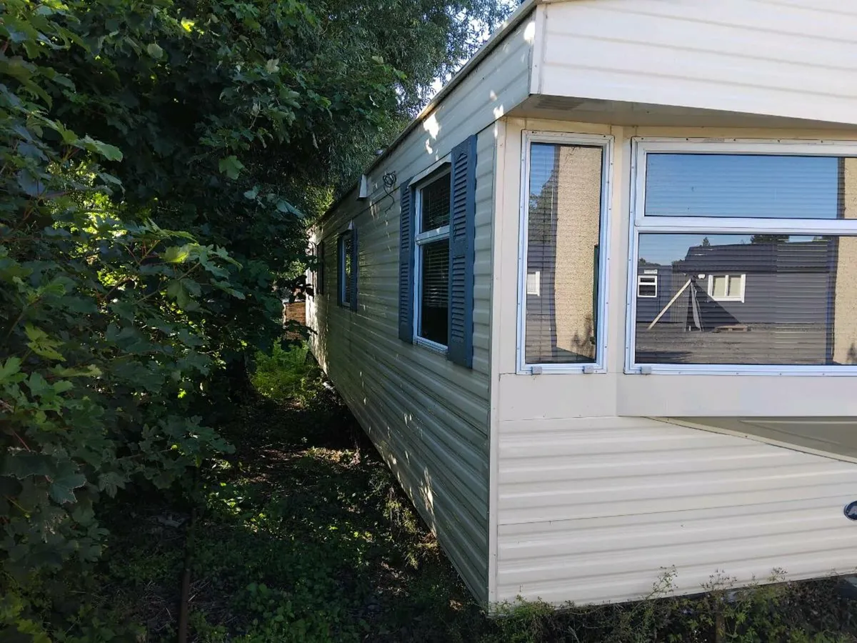 37 ft x 12 ft 3 bed mobile home - Image 4
