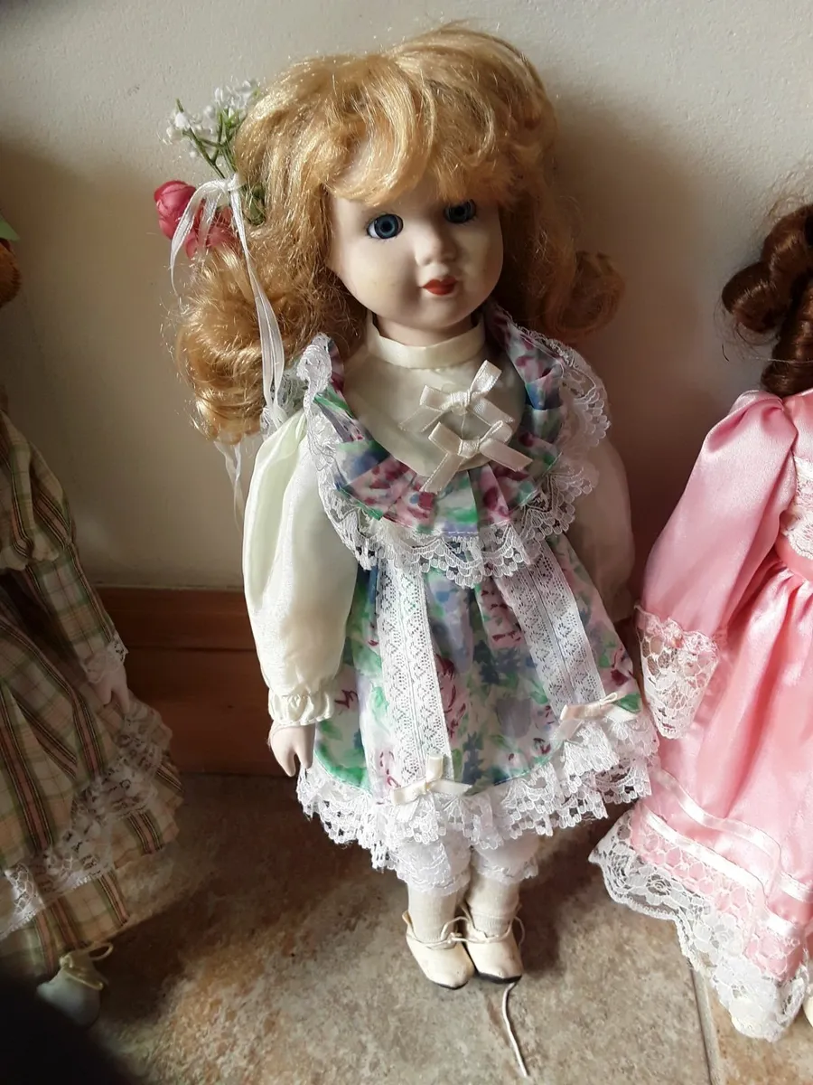 Collectible porcelain dolls 25 euro each - Image 2