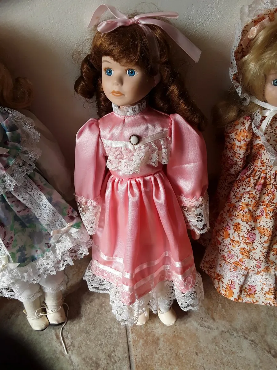 Collectible porcelain dolls 25 euro each - Image 3