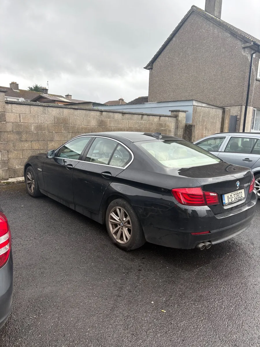 BMW 5-Series 2011 - Image 3