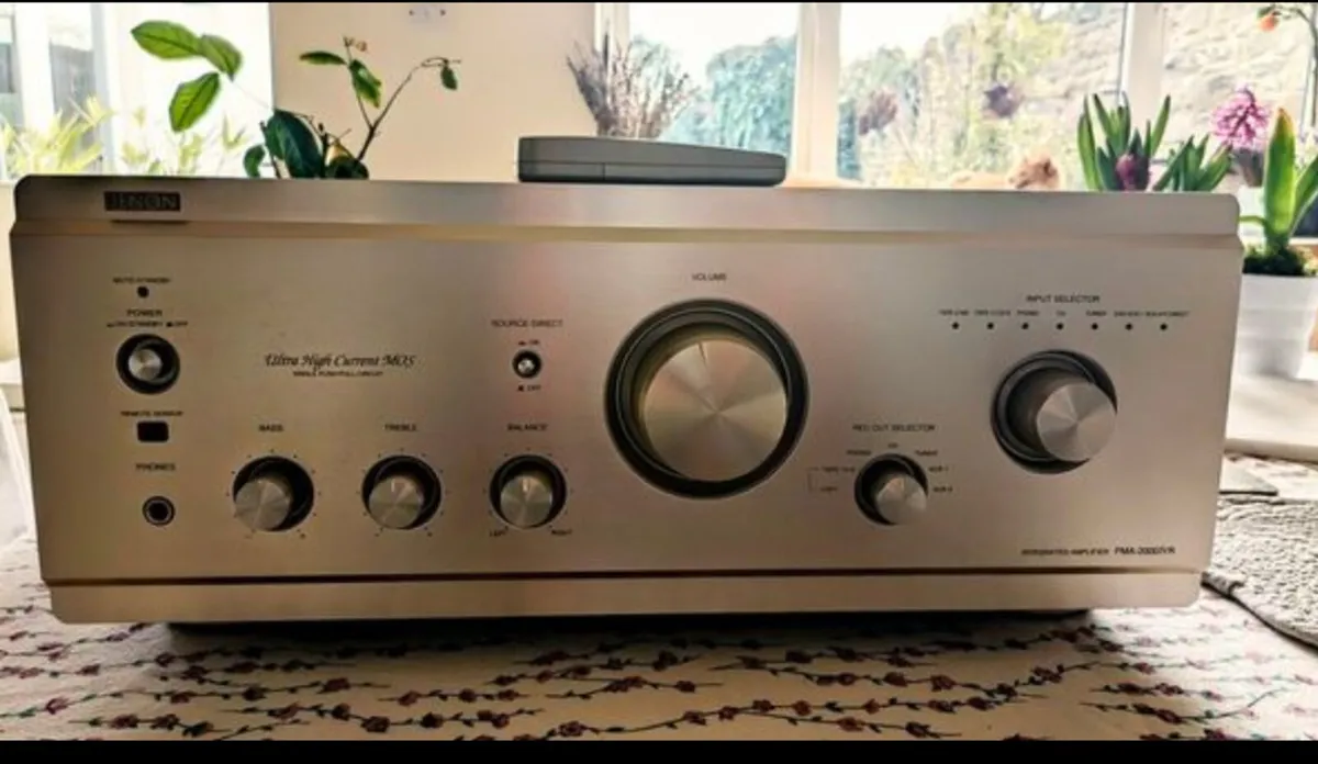 DENON PMA 2000 IV R integrated amplifier - Image 1
