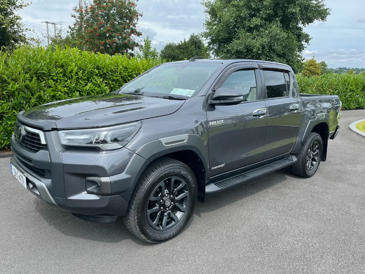 Toyota Hilux  2.8 DIESEL AUTOMATIC INVINCABLE X - Image 1