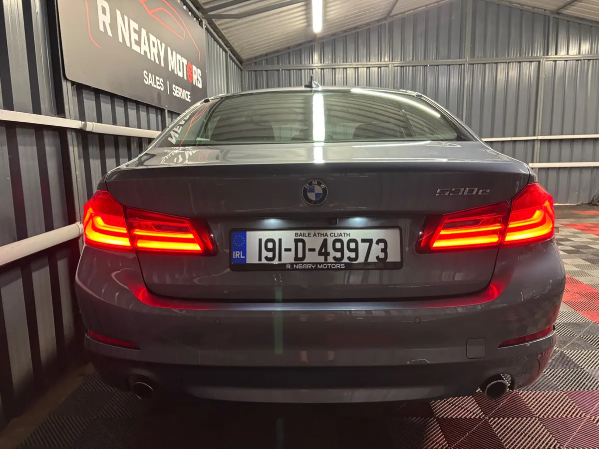 2019 BMW 5-Series 530e SE Automatic - Image 2