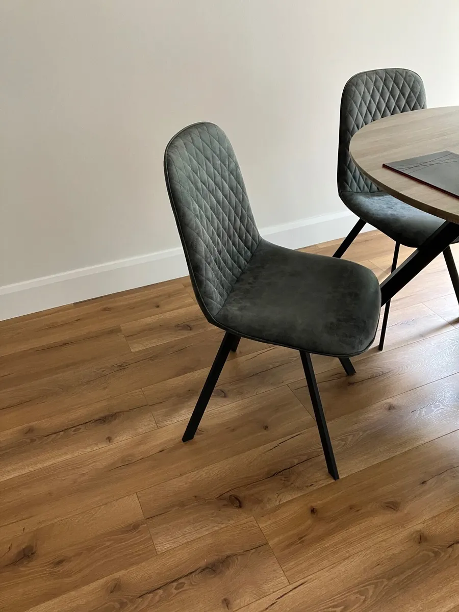 Dining chairs - Image 1