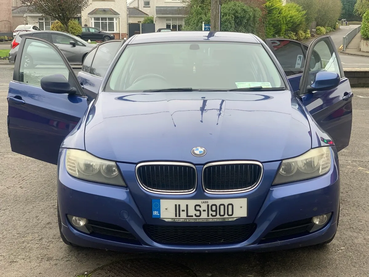BMW 3 series 2011 - Image 1