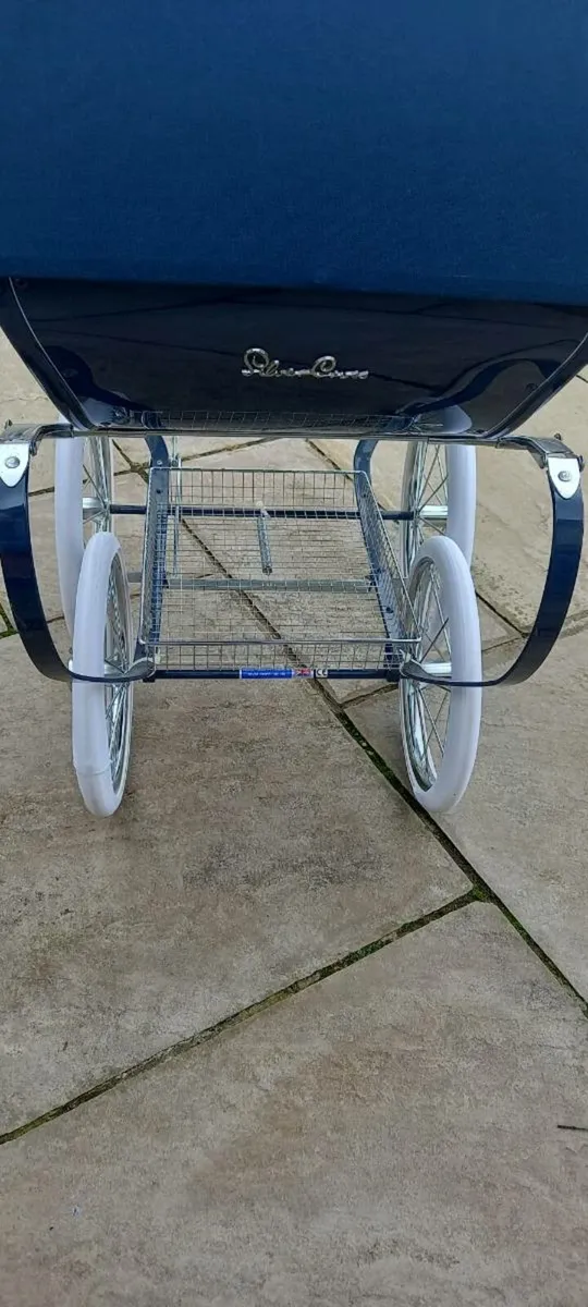 Silver Cross pram - Image 4