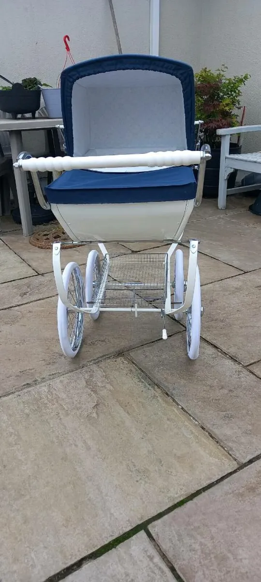 SILVER CROSS PRAM - Image 4