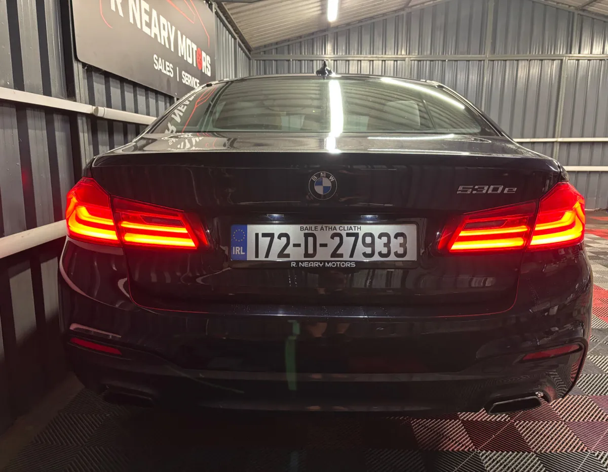 2017 172 BMW 5-Series 530e M-Sport Plus - Image 2