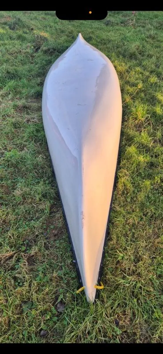 16 foot fibreglass canoe - Image 2