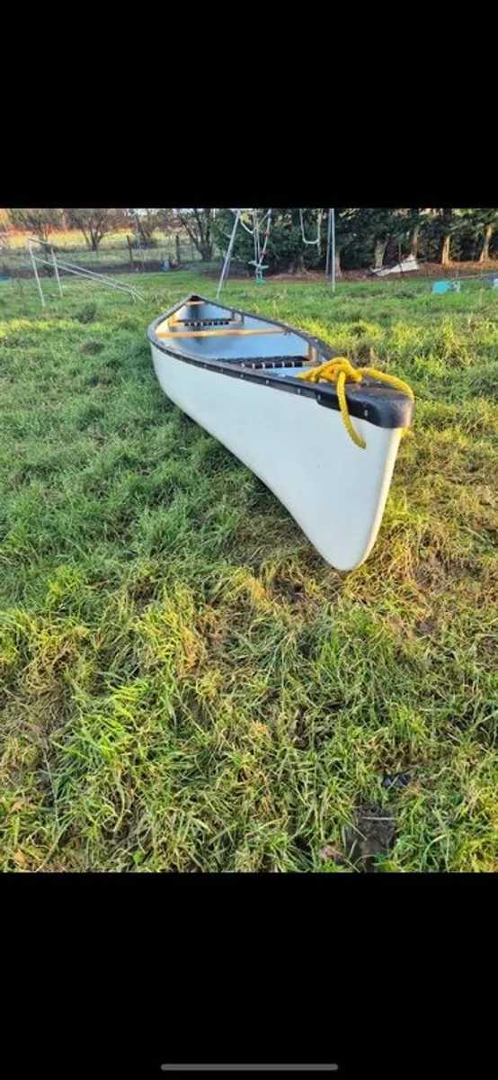 16 foot fibreglass canoe - Image 4
