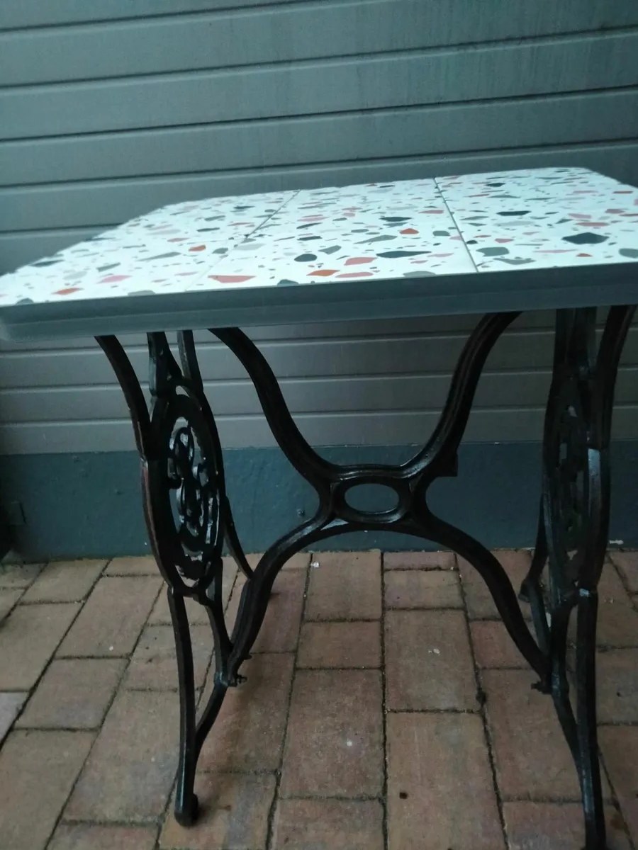 Garden patio decking Table - Image 4