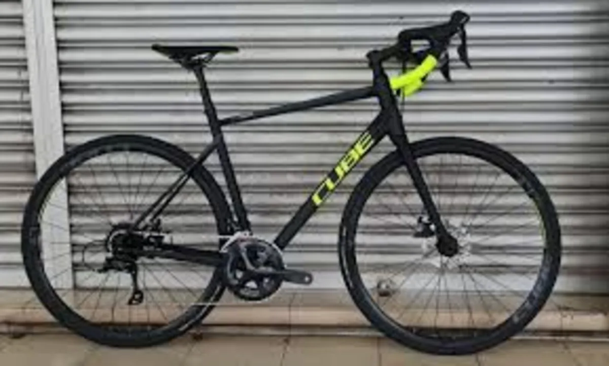 CUBE ATTAIN RACING BIKE