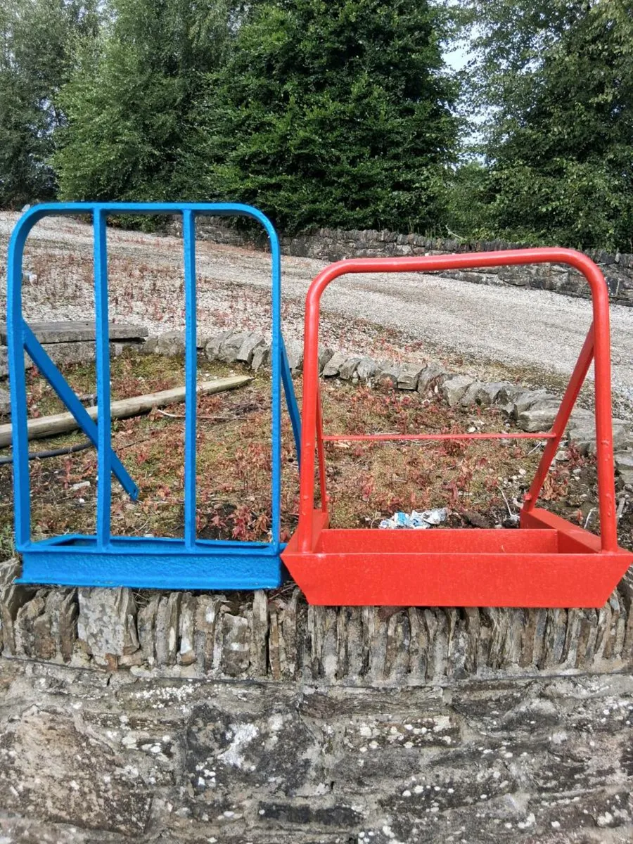 2 Crash Barriers - Image 2