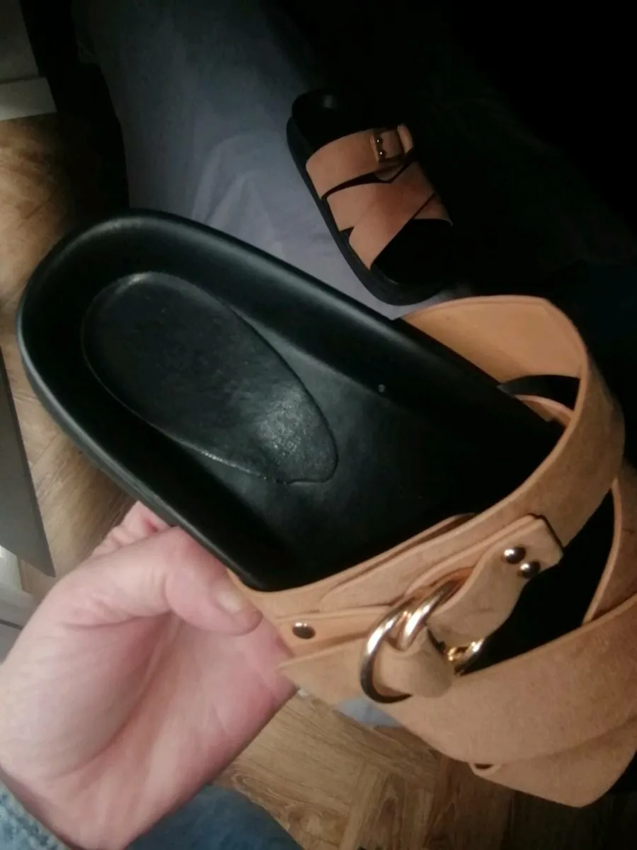 Beautiful schuh sandles - Image 3