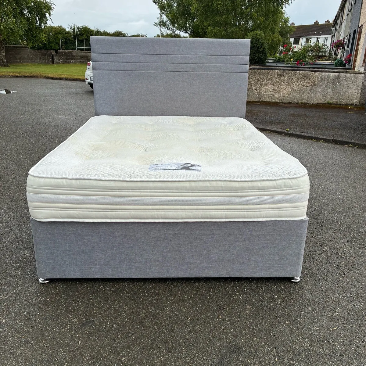 Grey 5ft king bed with Mattress - Image 1